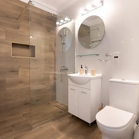 Apartment Byzantium Gem 1b, Walk To Faros