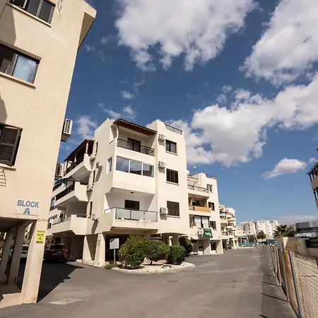 Apartment Byzantium Gem 1b, Walk To Faros